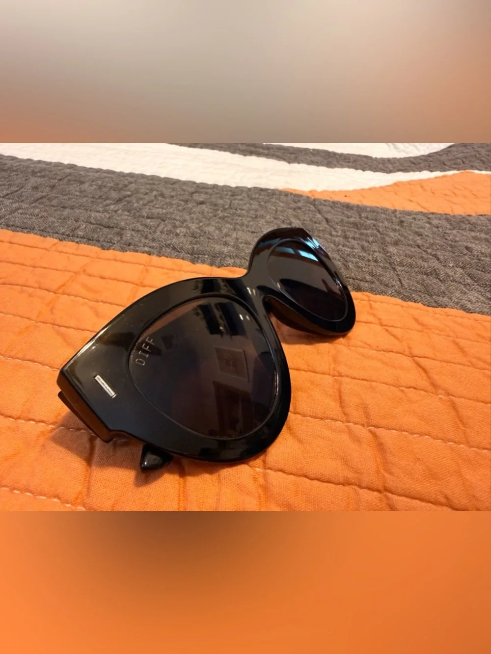 Diff Eyewear Black Cat-Eye Sunglasses - Picture 3 of 7